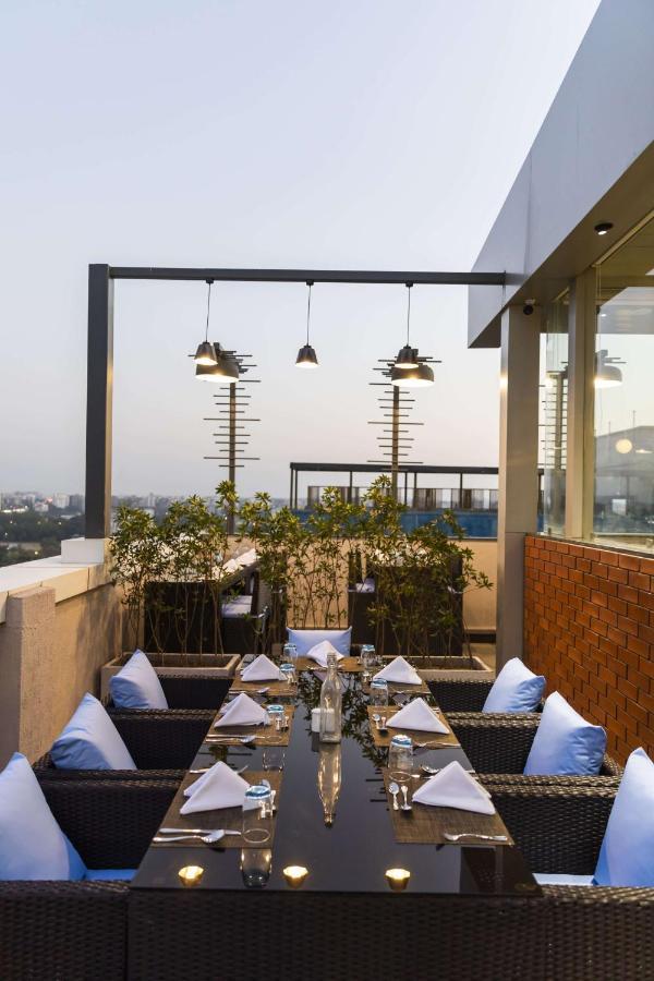 Ramee International Surat Hotel Buitenkant foto
