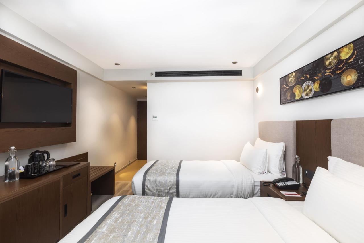 Ramee International Surat Hotel Buitenkant foto