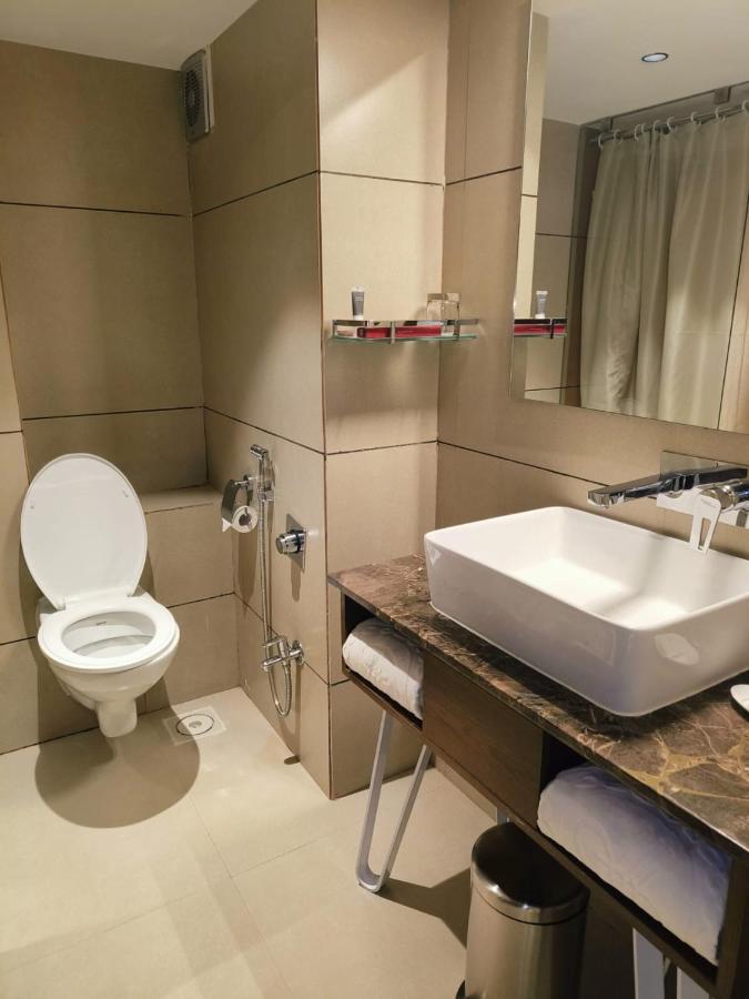 Ramee International Surat Hotel Buitenkant foto