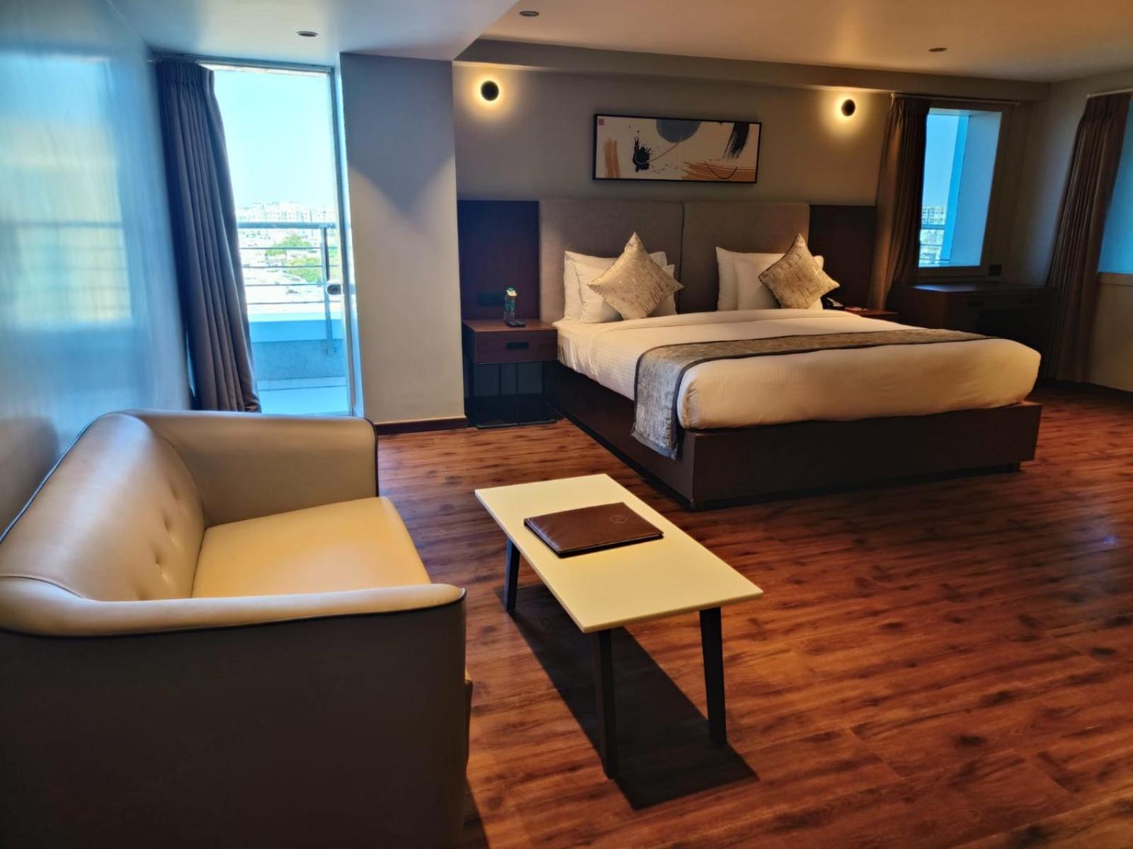 Ramee International Surat Hotel Buitenkant foto