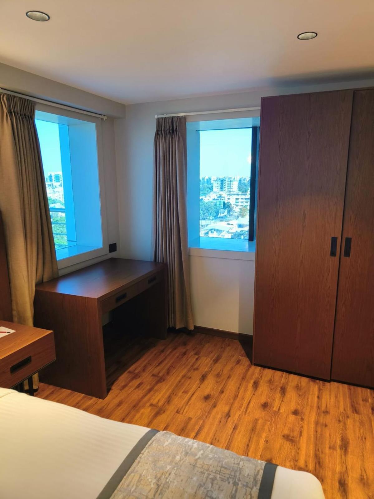 Ramee International Surat Hotel Buitenkant foto
